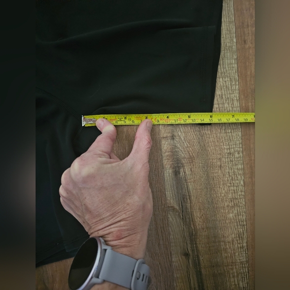 Black Vuori Ribbed Top Bike Shorts - Picture 4 of 4